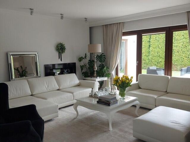 Dom na sprzedaż 8 pokoi nowodworski, 274,23 m2, działka 1200 m2