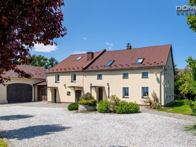 Dom na sprzedaż 8 pokoi bolesławiecki, 200,04 m2, działka 2700 m2