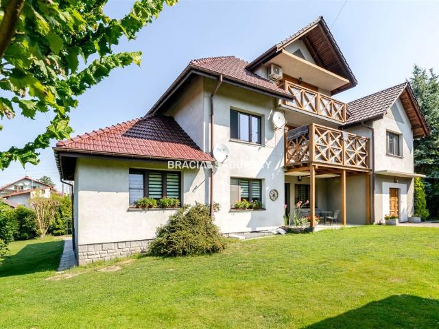 Dom na sprzedaż 8 pokoi Kraków Swoszowice, 275 m2, działka 1618 m2