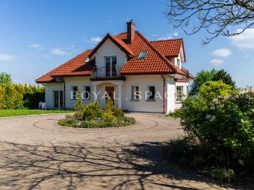 Dom na sprzedaż 8 pokoi krakowski, 300 m2, działka 1739 m2