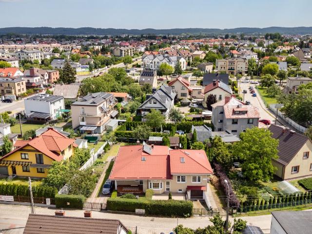 Dom na sprzedaż 8 pokoi Rumia, 234,20 m2, działka 1000 m2