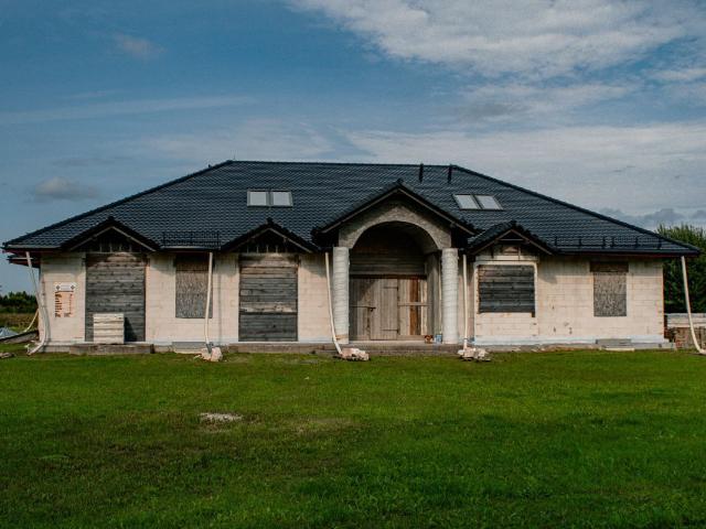Dom na sprzedaż 8 pokoi słupski, 800 m2, działka 10400 m2
