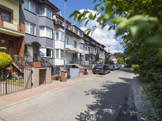 Dom na sprzedaż 9 pokoi Gdańsk Matarnia, 270,62 m2, działka 141 m2