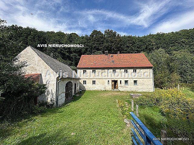 Dom na sprzedaż 9 pokoi świdnicki, 200 m2, działka 20800 m2