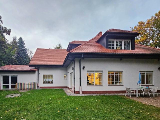 Dom na sprzedaż 9 pokoi Wrocław Krzyki, 385 m2, działka 1500 m2