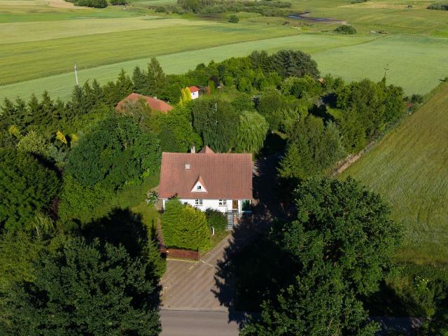 Dom na sprzedaż 10 pokoi iławski, 293 m2, działka 2718 m2