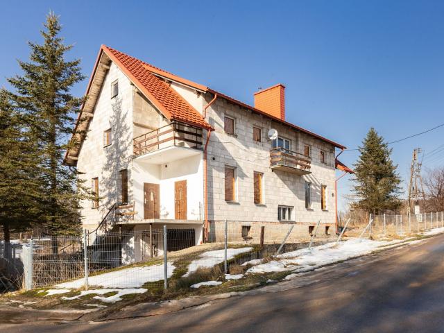 Dom na sprzedaż 10 pokoi kościerski, 420 m2, działka 8800 m2