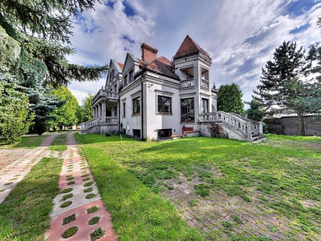 Dom na sprzedaż 16 pokoi łaski, 600 m2, działka 7338 m2