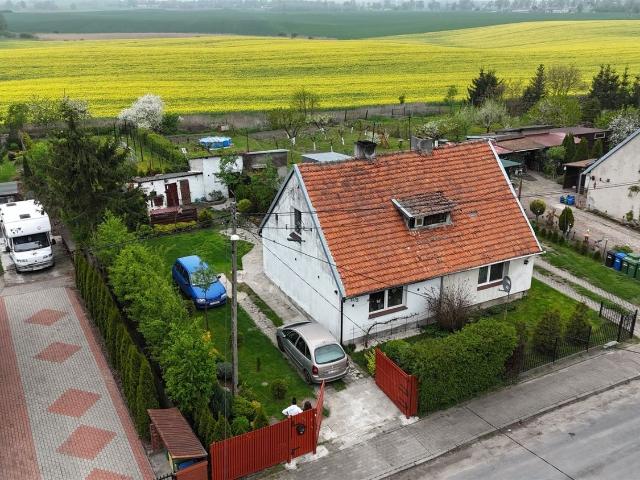 Dom na sprzedaż 2 pokoje wąbrzeski, 54 m2, działka 781 m2