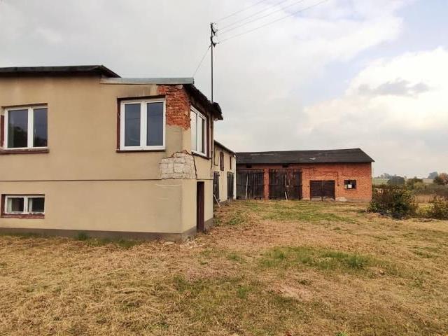 Dom na sprzedaż 2 pokoje bełchatowski, 80 m2, działka 2148 m2