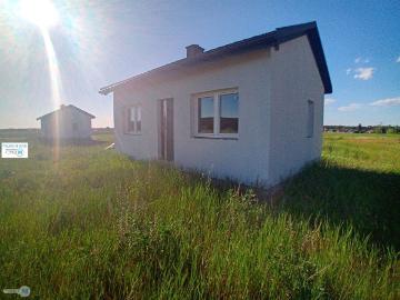 Dom na sprzedaż 2 pokoje ostrowiecki, 70 m2, działka 4706 m2