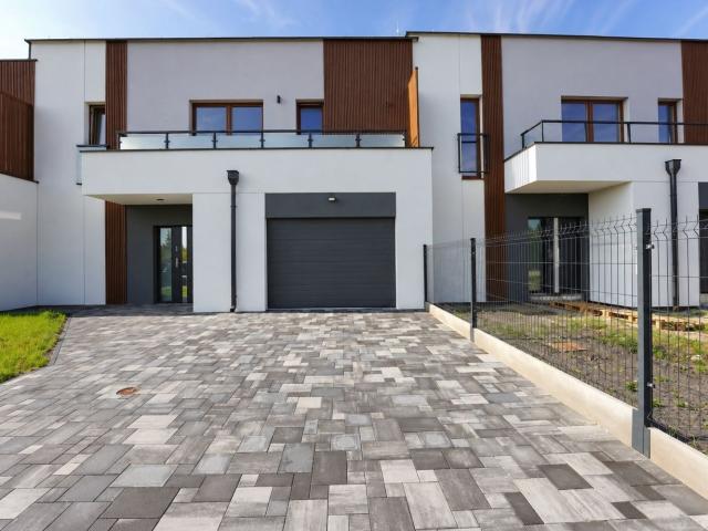 Dom na sprzedaż 3 pokoje kielecki, 144 m2, działka 300 m2