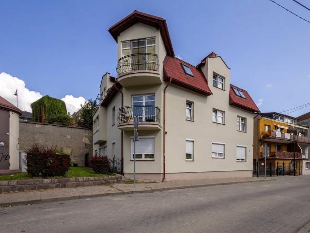 Dom na sprzedaż, Wąska