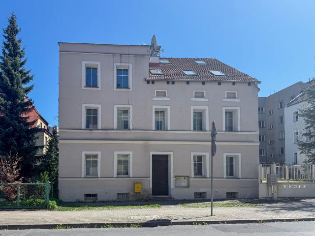 Dom na sprzedaż, Wybickiego