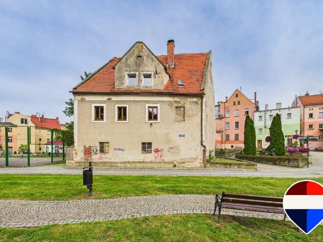 Dom na sprzedaż, Zaułek