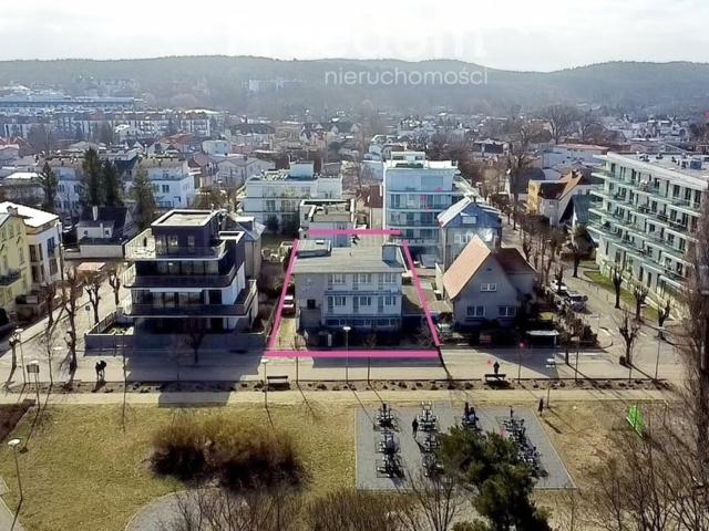 Dom na sprzedaż, Bohaterów Warszawy