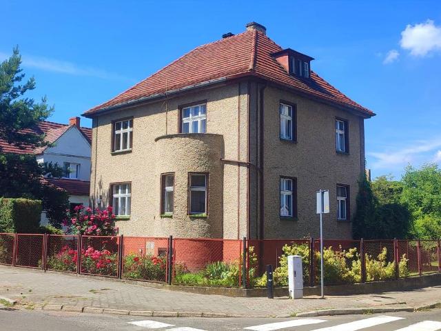 Dom na sprzedaż, Broniewskiego
