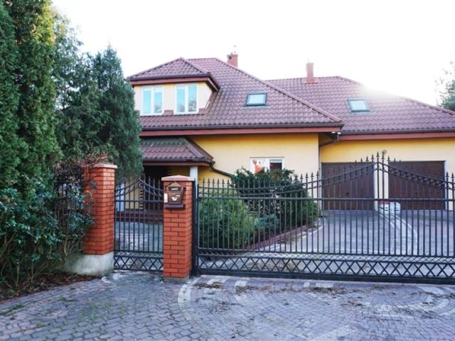 Dom na sprzedaż, Graniczna