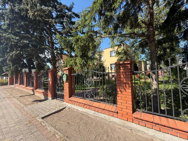 Dom na sprzedaż, Harcerska