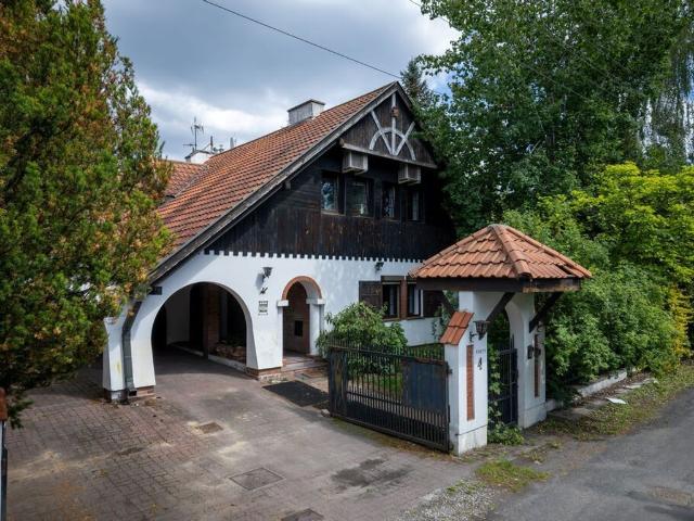 Dom na sprzedaż, Kręta