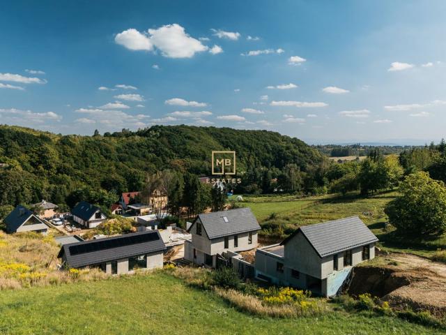 Dom na sprzedaż, Spacerowa