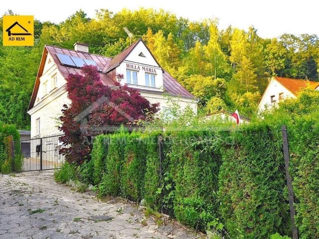 Dom na sprzedaż, Szkolna
