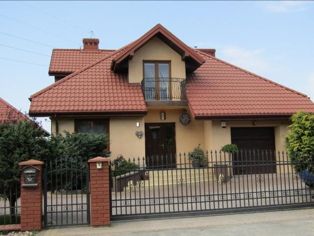 Dom na sprzedaż, Szkolna