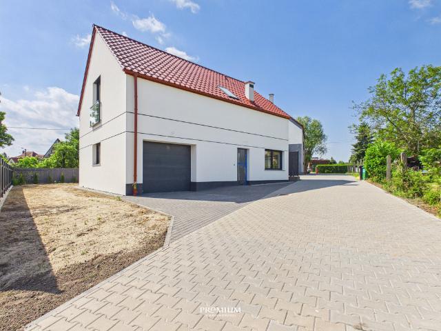 Dom na sprzedaż, Szkolna