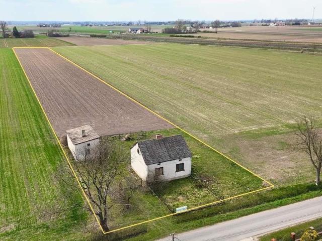 Polecam dom na wsi z dużą działką i możliwością rozbudowy