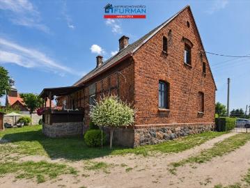Dom nad jeziorami z dużą działką – potencjał inwestycyjny