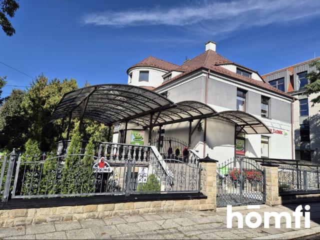 Dom, Nysa, Cypriana Kamila Norwida, 584.00 m², sprzedam dom