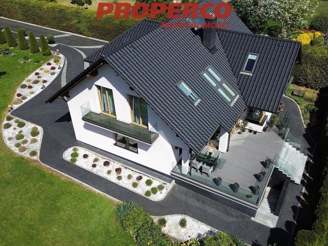 Dom, Strawczyn, 245.00 m², sprzedam dom