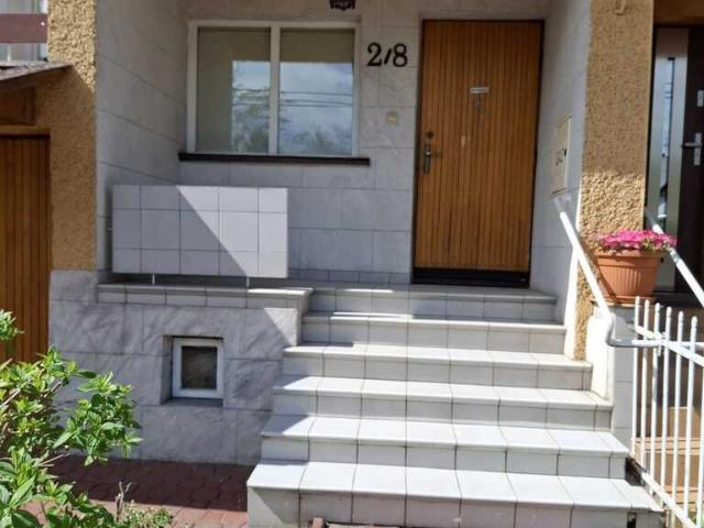 Sprzedam dom szeregowy 180 m² z ogródkiem i garażem