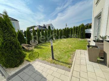 Dom szeregowy 73 m² z balkonem, ogródkiem i parkingiem