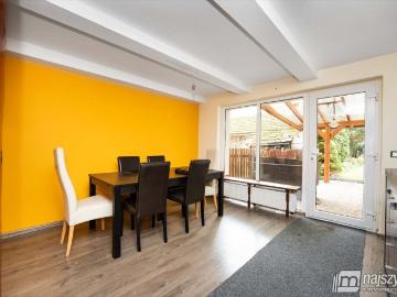 Dom szeregowy po remoncie, ogród, garaż, 96 m2