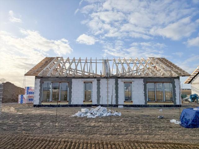 Dom parterowy z poddaszem do aranżacji, 116 m2 w Pępowie polecam