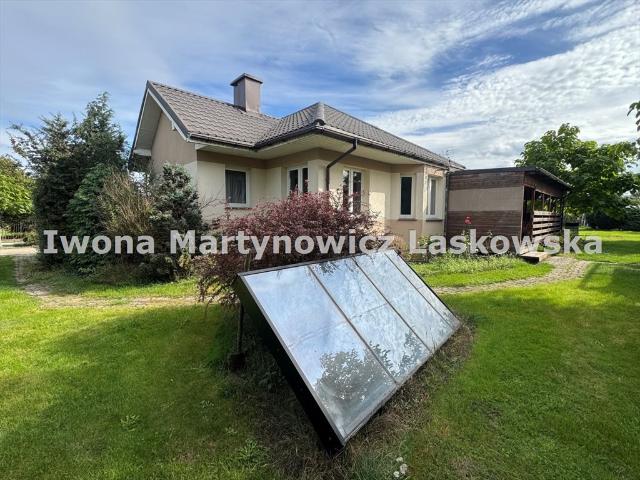 Zapraszam do domu 105 m² z dużą działką 2558 m² w Trzebnicach