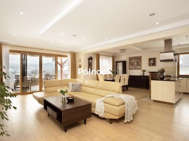 Dom Premium z widokiem na Beskidy 583 m², ogród