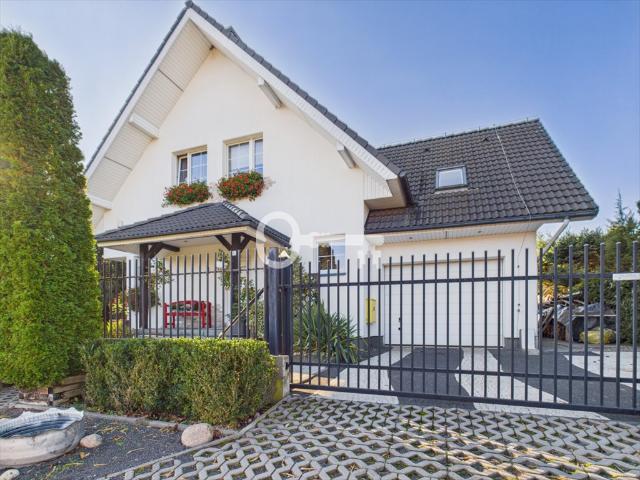 Dom rodzinny 227 m² z ogrodem i fotowoltaiką polecam