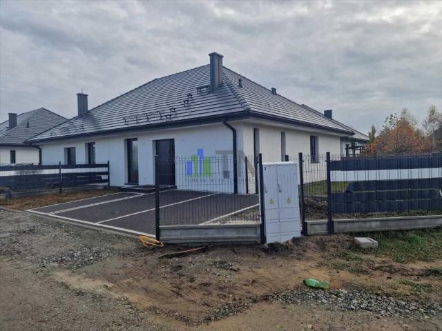 Dom w zabudowie bliźniaczej, 81,63 m², bez prowizji polecam