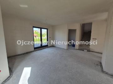 Dom w Dobrczu z garażem, balkonami i ogrzewaniem podłogowym