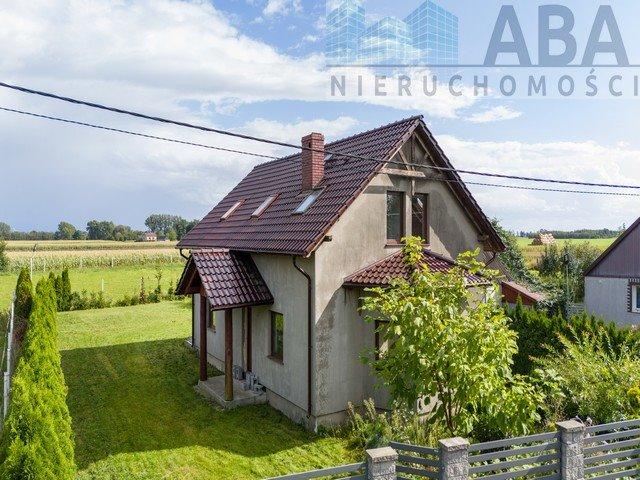 Dom w Gostuni z dużą działką i wysokiej jakości materiałami