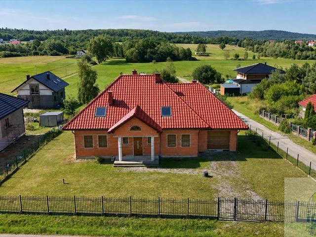 Dom w Skibach 201 m², działka 2300 m², polecam