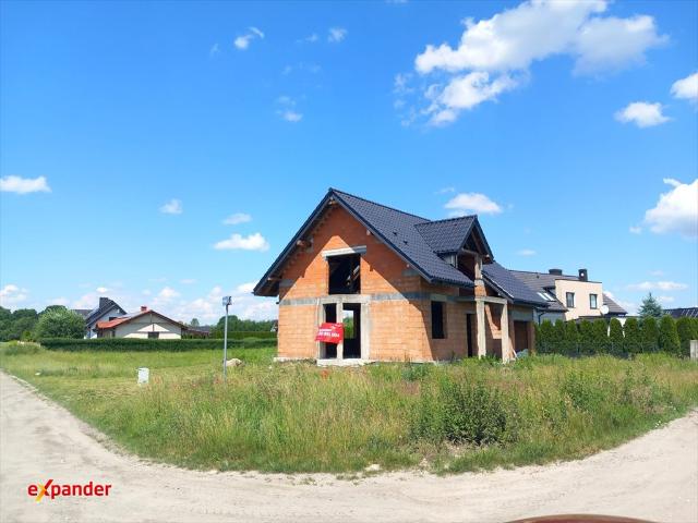 Dom w stanie surowym z garażem i dużą działką 1582 m2