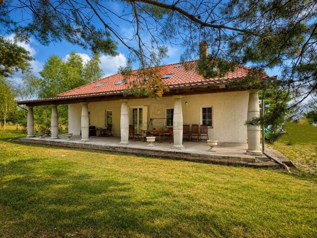 Dom w stylu dworkowym 191 m² przy lesie polecam