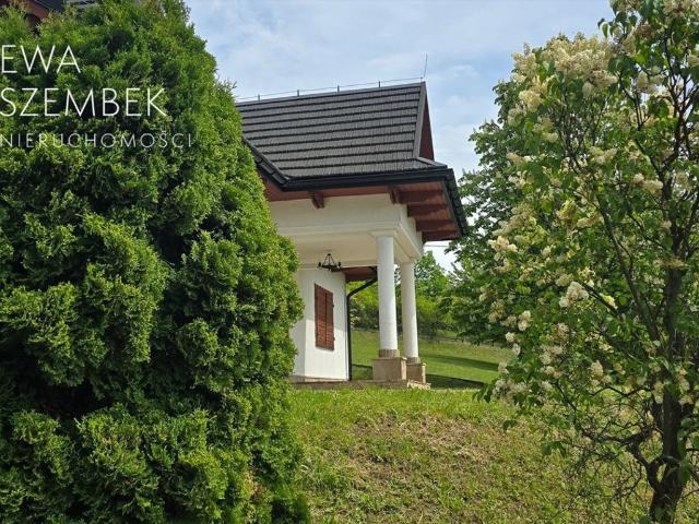 Sprzedam dom w stylu dworku 250 m² na dużej działce