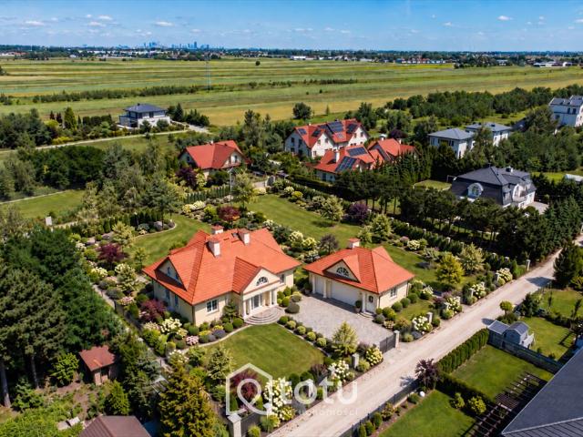 Dom w stylu polskiego dworku, 1642 m² działki polecam!