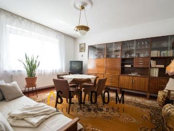 Urokliwy dom z potencjałem, garaż, 2 kondygnacje