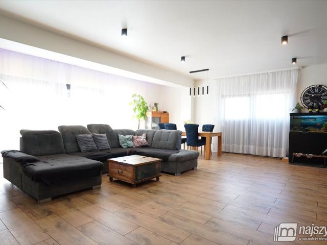 Do sprzedania przestronny dom 143 m² z ogrodem i garażem