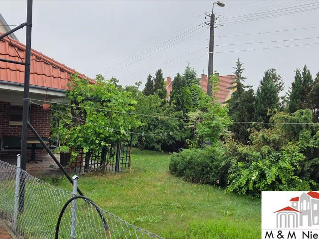 Dom wolnostojący 140 m2 z dużą działką 650 m2, garaż i potencjał aranżacji